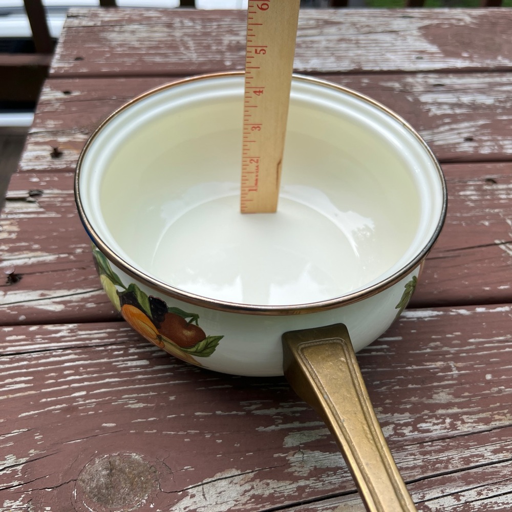 Vintage Regency Club 8" Covered Saucepan Enamel Fruit Design & Brass Handle|Chef - Picture 12 of 16